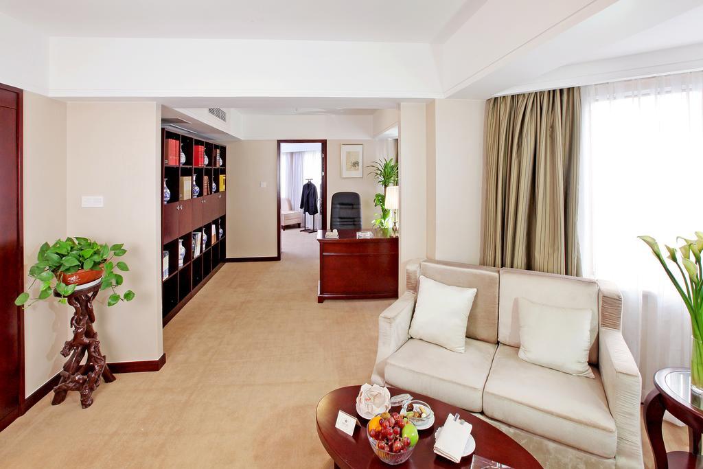 Vienna International Hotel Suzhou University Town Exterior photo