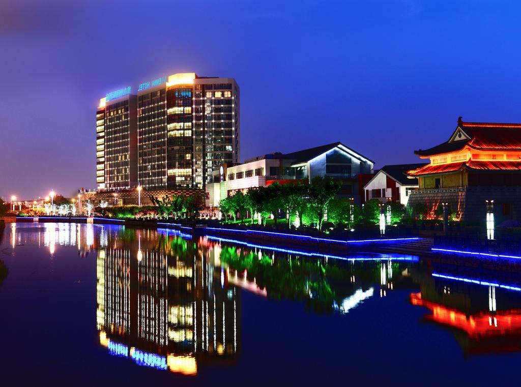 Vienna International Hotel Suzhou University Town Exterior photo
